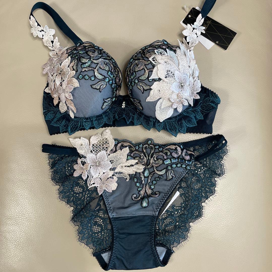 ワコール サルート E65ブラ&ショーツ セットアップ ローマの休日 02