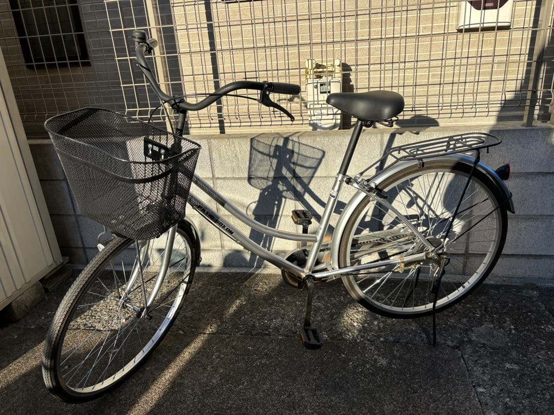 引き取り限定］横浜市旭区 自転車 シルバー - メルカリ