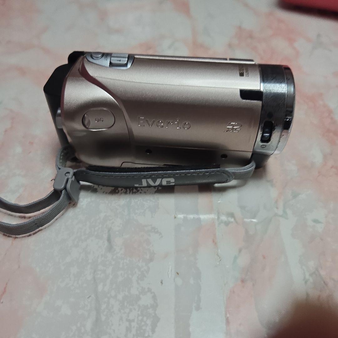 ビデオカメラEveio GZーE265NとデジタルファミリーキットVI - メルカリ