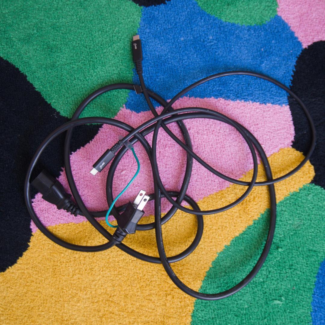 AKITIO NODE TBとRedeon RX 580 8Gのセット - メルカリ