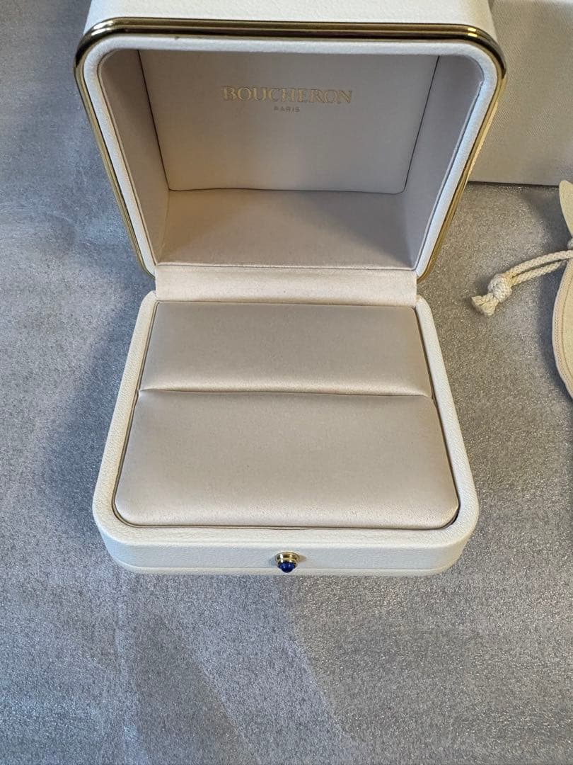 正規品 美品Boucheron ブシュロン リング 空箱 ケース ホワイト - メルカリ