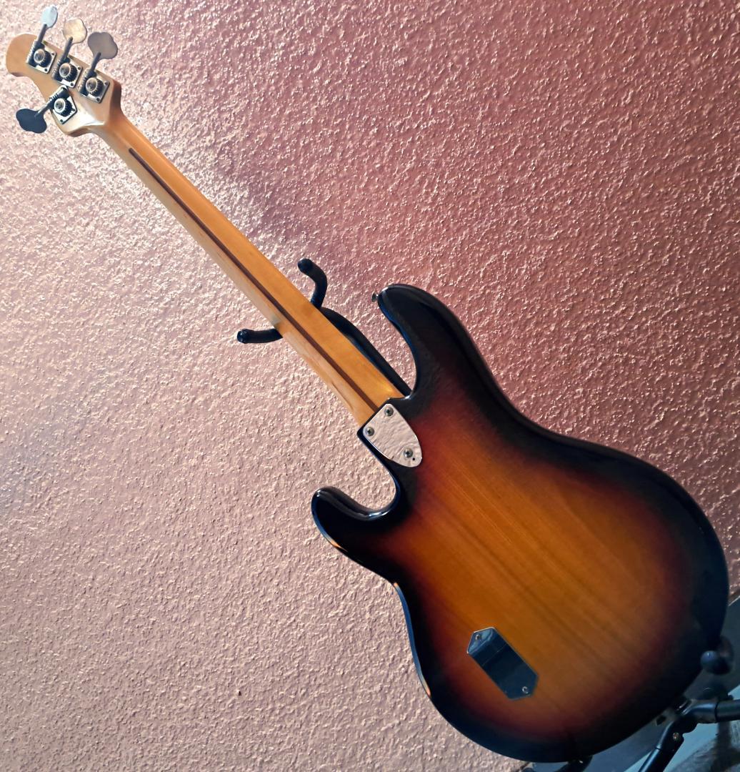 □FERNANDES SB85 StingRay スティングレイ - メルカリ