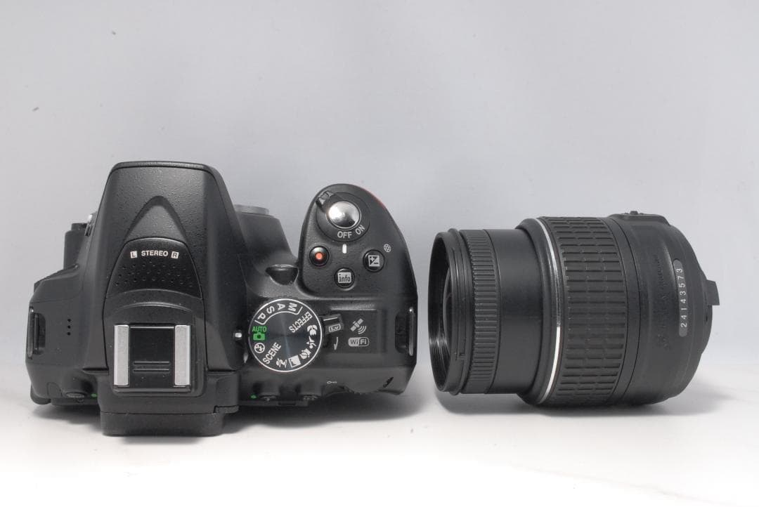 新品級ショット数】Nikon D5300 WiFi搭載 回転式モニター - メルカリ