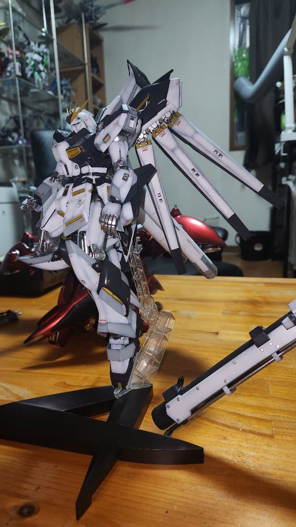 MGHi-vガンダム　全塗装完成品