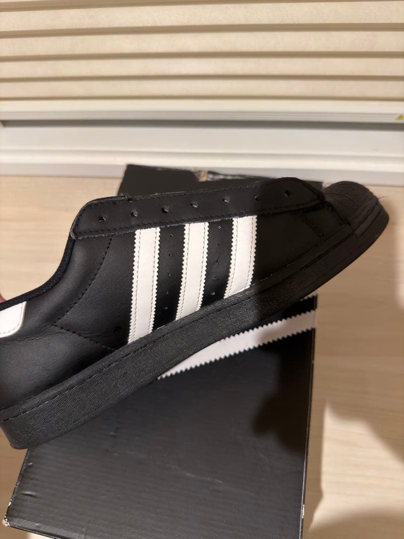 adidas Superstar 紐なし ブラック/ホワイト 27.0cm