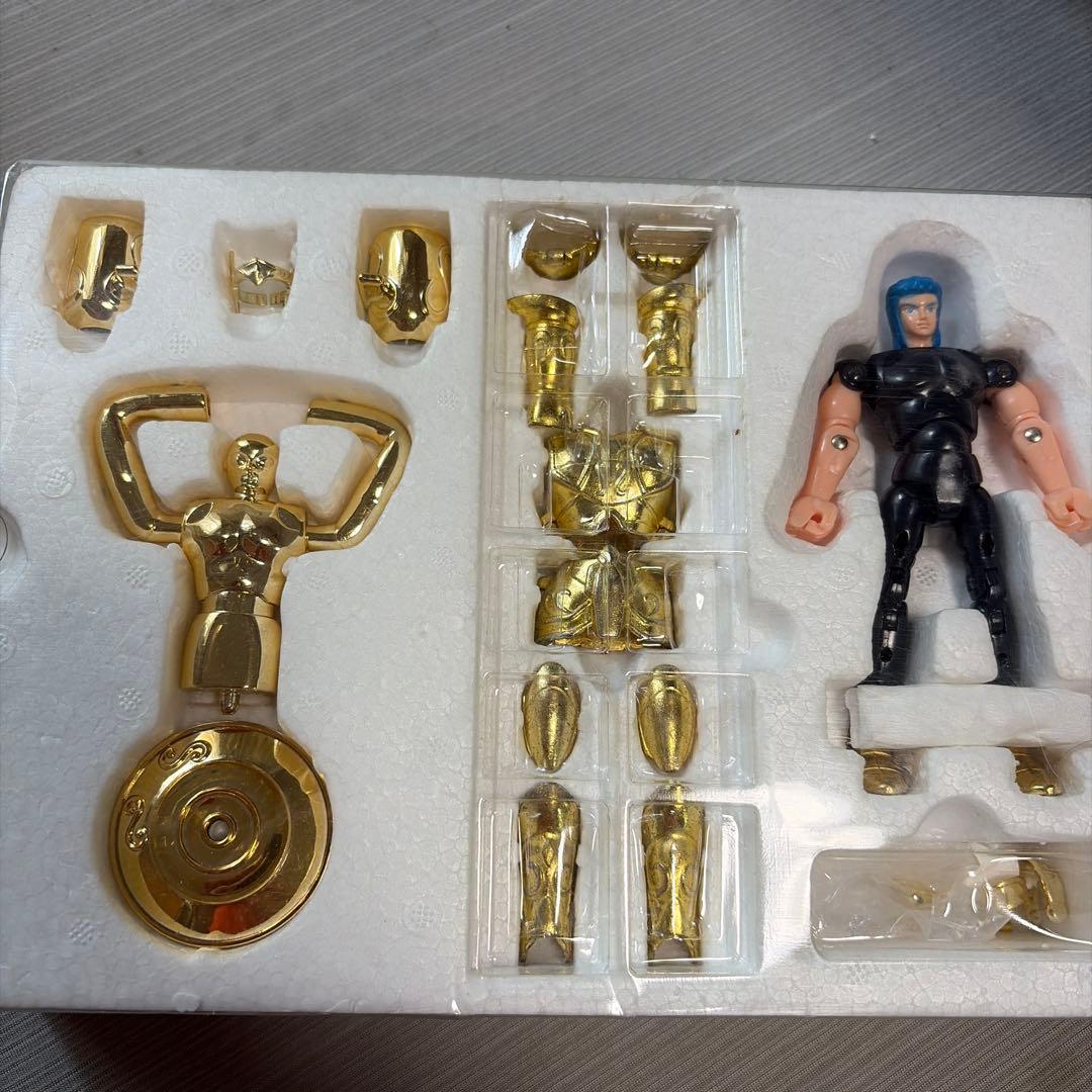 聖闘士星矢 聖闘士聖衣大系 アクエリアス カミュ