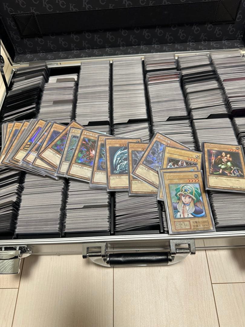 遊戯王引退　レアカード　約16キロ(アタッシュケース込み)