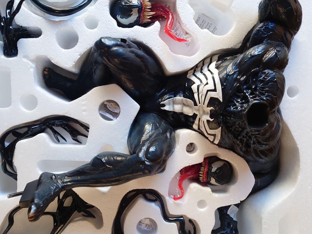 手渡可 サイドショウ 1/4 ヴェノム・ダークオリジン スタチュー フィギュア