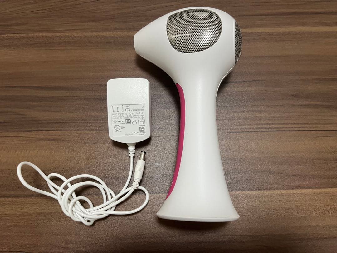 トリア 脱毛器 ホワイト・ピンク 充電器付き