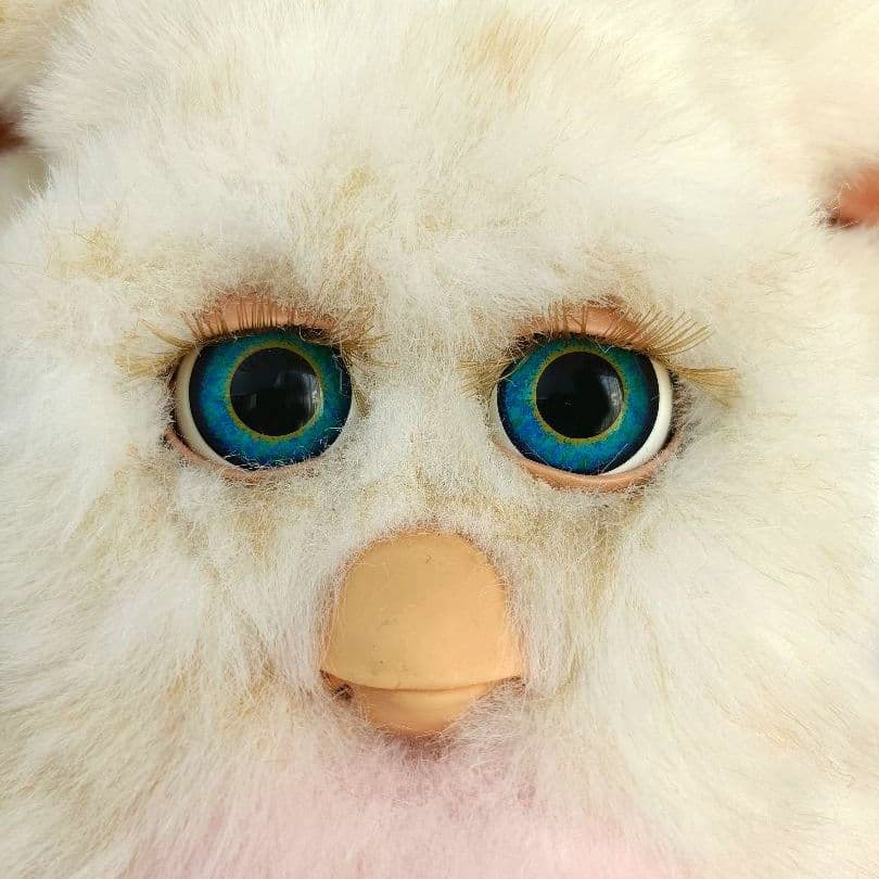 稼働品】ファービー2 キャラメルシロップ ブルー目 ドイツ語版 - メルカリ