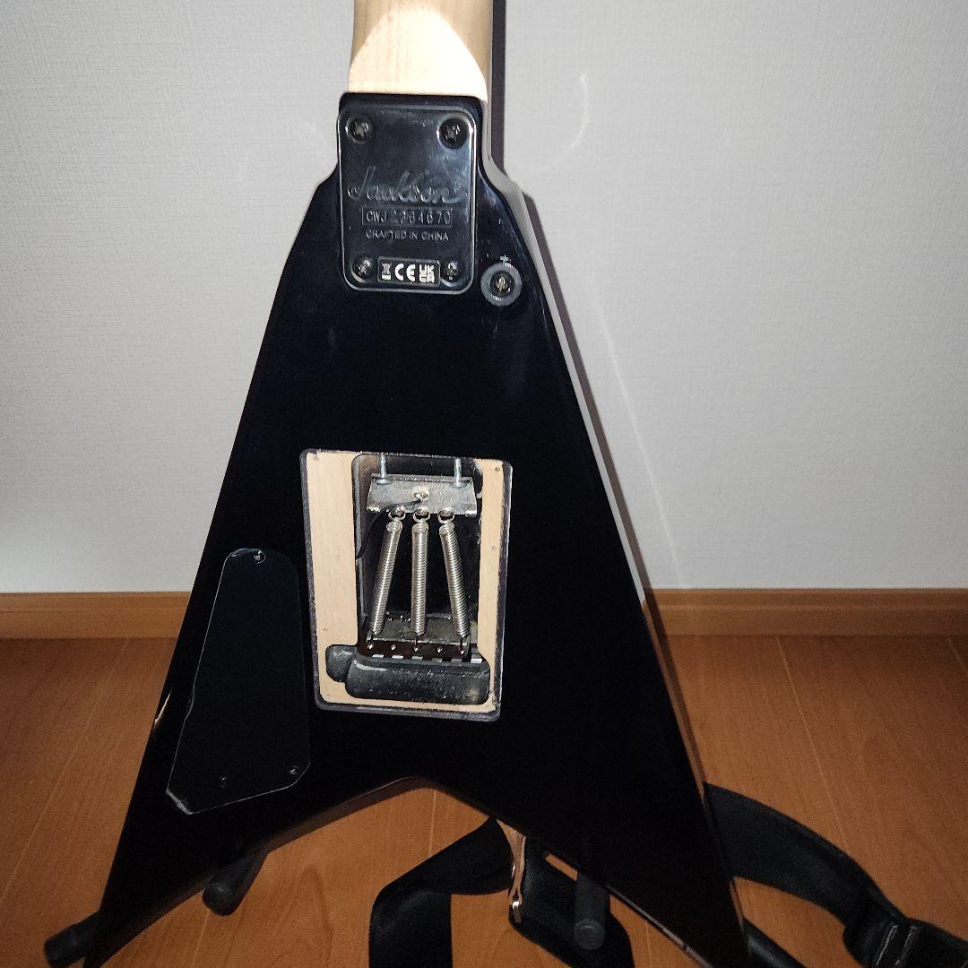 Jackson King V ピックアップemg交換済み！ - メルカリ