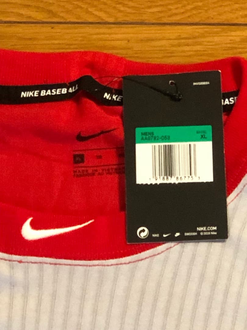 新品USA限定発売☆NIKE襟元刺繍スウォッシュ☆野球用アンダーシャツ