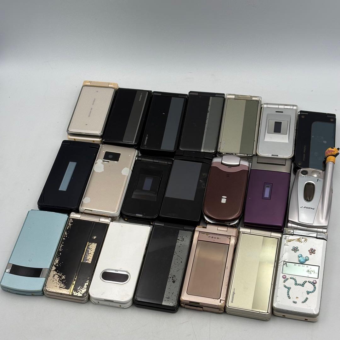 ドコモ ボーダフォン ガラケー まとめ売り 1019-S7143h ドコモから6年ぶりの新型ガラケー！「らくらくホン F-41F」はスマホが