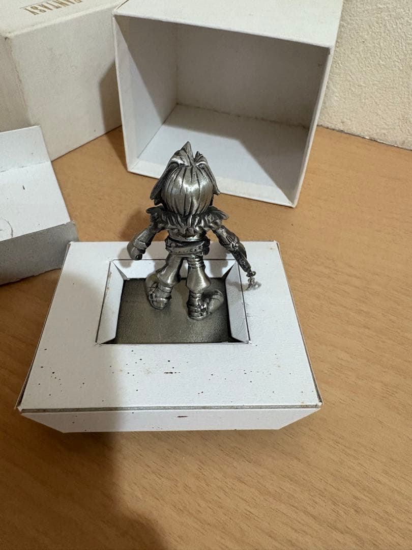 ファイナルファンタジー クローム FF VIII クロム フィギュア スコール