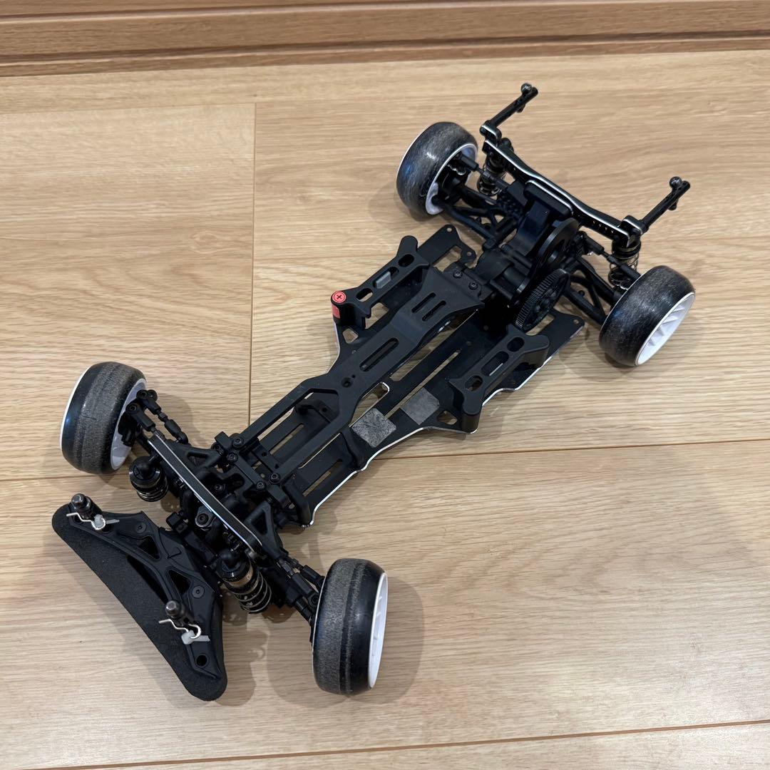 ヨコモSD1.0 GT-Rボディ、タイヤ付き