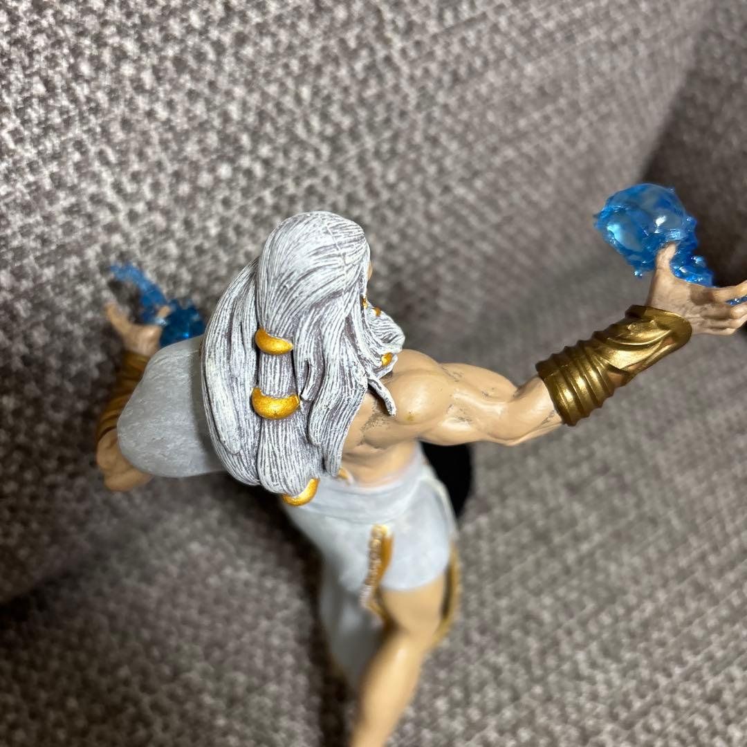 ゴッドオブウォー ゼウス フィギュア - メルカリ