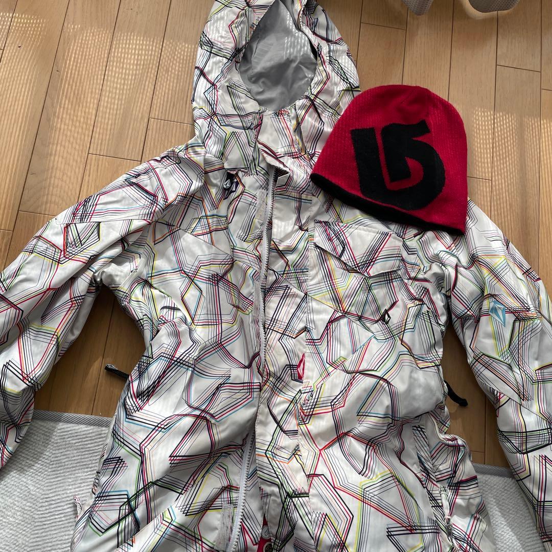 スノーボードウェアセット（女性用）ボルコム 帽子バートン