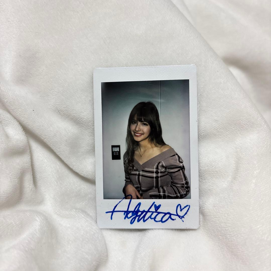 今井アンジェリカ サイン入りチェキ - メルカリ