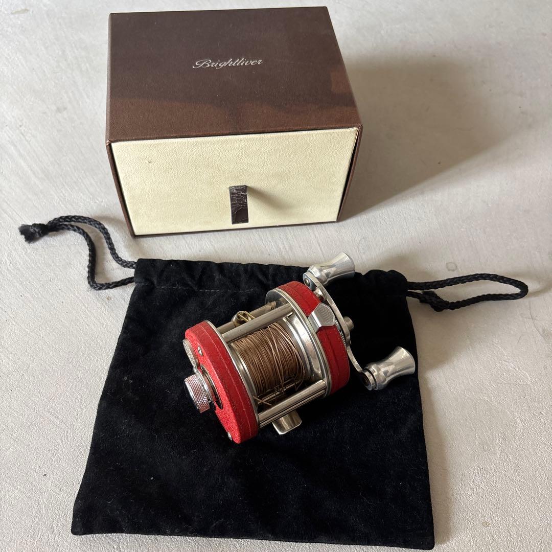 ヒ*ン様 ブライトリバー LIVER M-42 五十鈴工業 ベイトリール 渓流