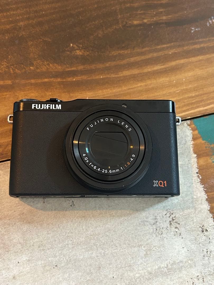 FUJIFILM XQ1 コンパクトデジタルカメラ