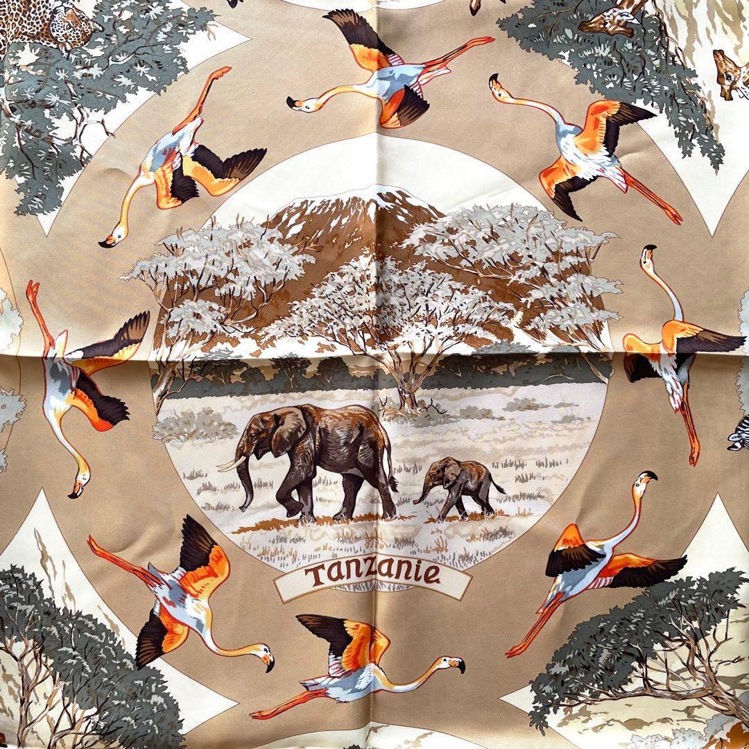 《未使用級》エルメス カレ90スカーフ 大判 タンザニア アニマル柄 ベージュ