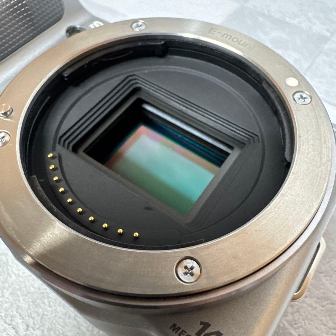 T010 SONY ソニー α NEX-5 ダブルレンズキット シャッター回数少