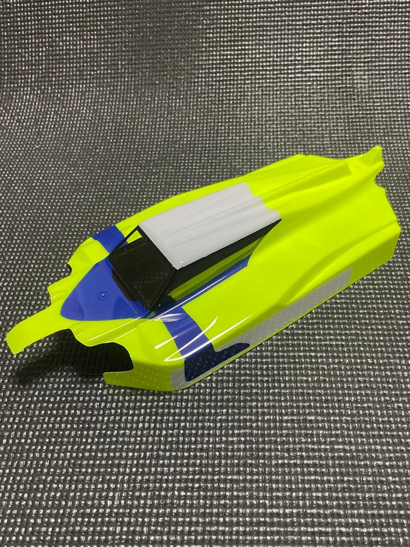 京商、ヨコモ用塗装済ボディ4台