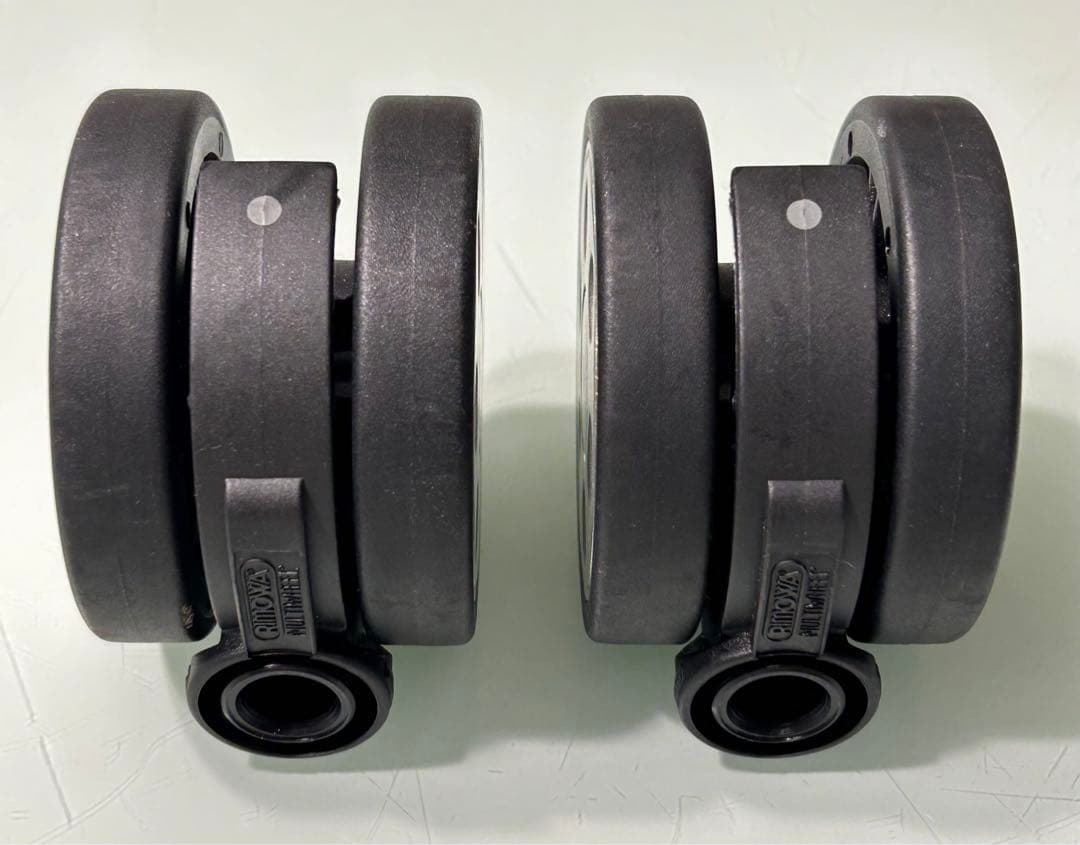 RIMOWA/リモワ 純正ホイール シルバー 65mm 2個 - メルカリ