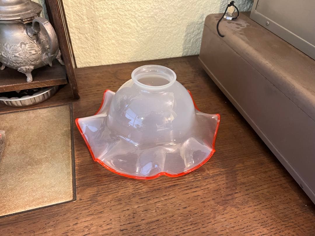 薄い 乳白 赤色 色硝子 電傘 電笠 シェードランプ 氷コップ