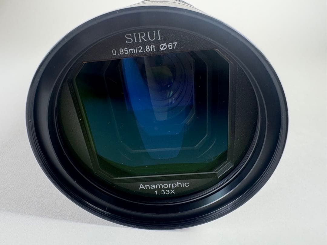 SIRUI 35mm F1.8 1.33x アナモルフィックMFT（φ67）箱付