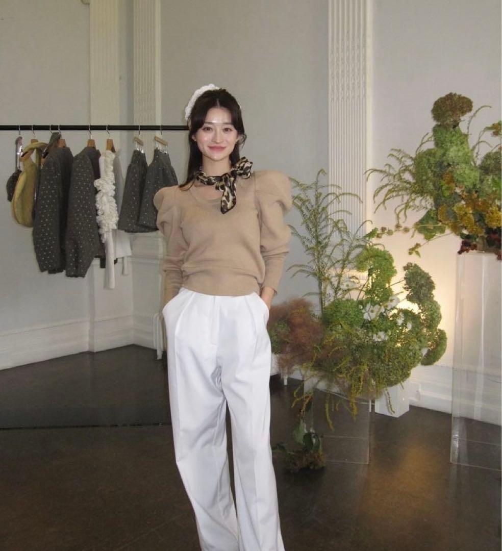 Bibiy ブラック パフスリーブ ニット - メルカリ