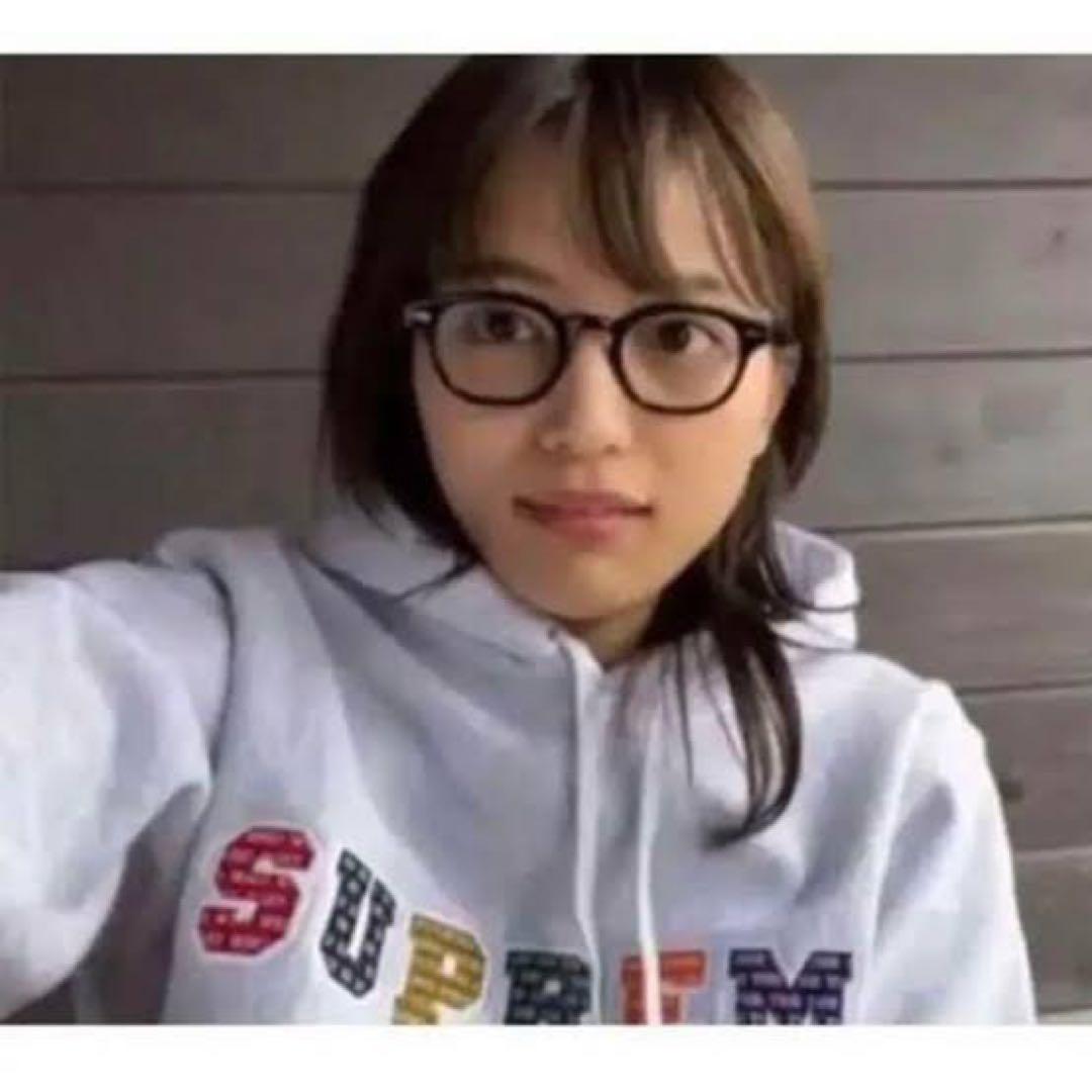 極美品 川口春奈着用 Supreme パーカー - メルカリ