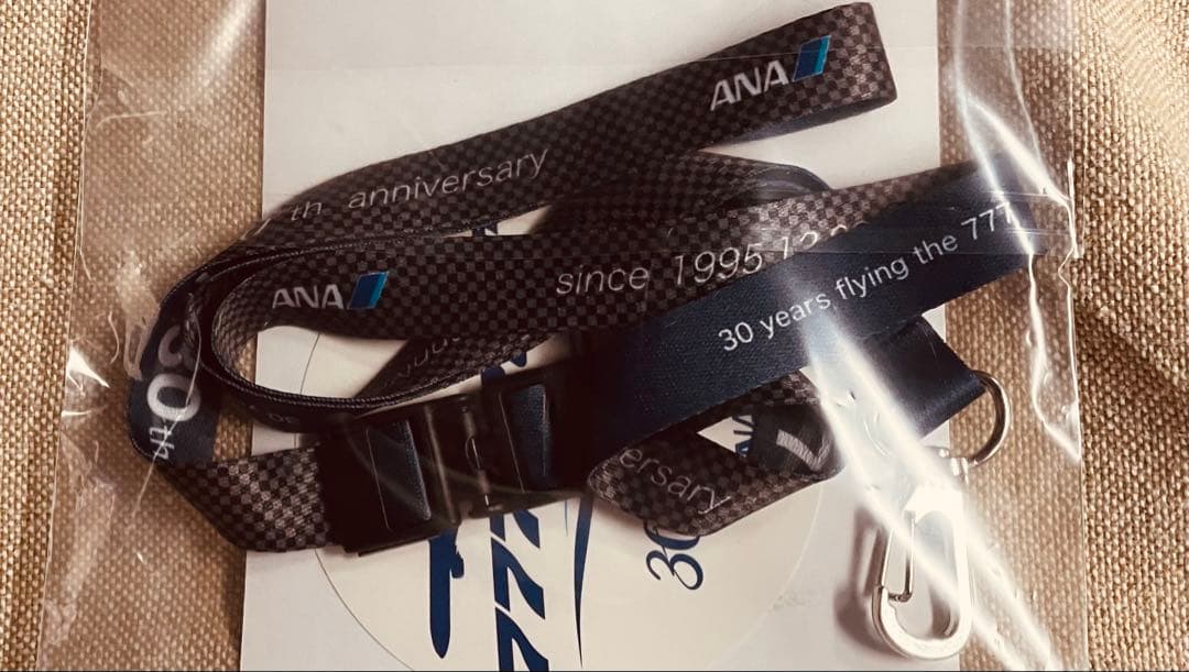 未開封】ANAボーイング777就航30周年イベント記念品ストラップ