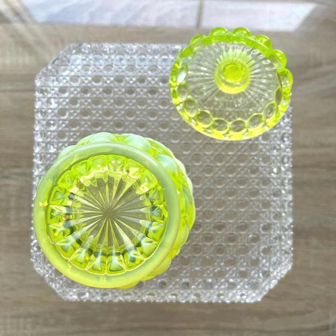 骨董 時代ガラス 乳白色 カナリアイエロー ボンボニエール 菓子器