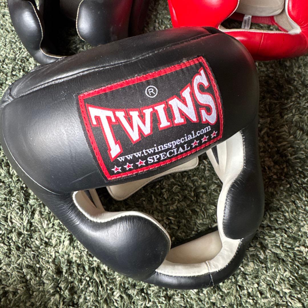TWINS SPECIAL ボクシングヘッドギア Lサイズ ブラック TWINS】ボクシング ヘッドギア ブラック （Mサイズ） - メルカリ