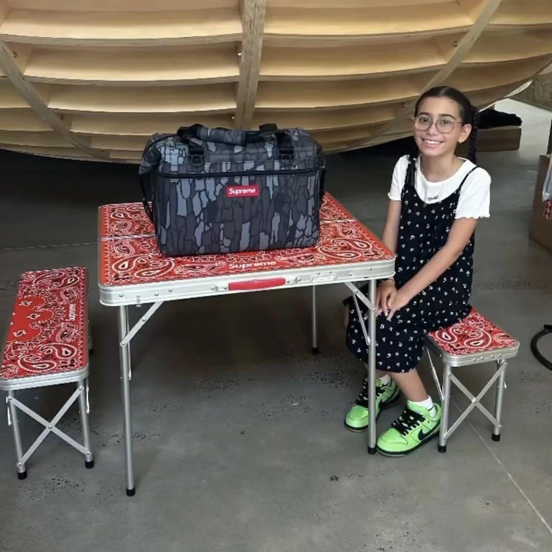 Supreme®/Coleman® Folding Table Set - メルカリ