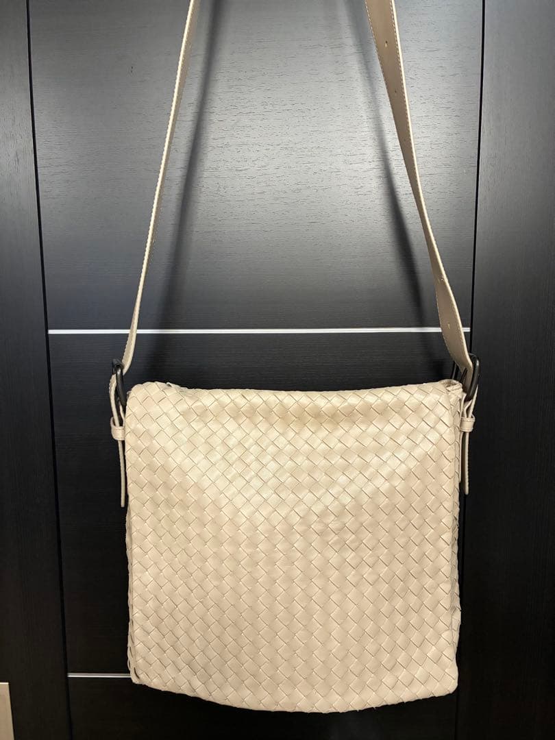 美品]ボッテガヴェネタイントチャートメッセンジャーバック希少