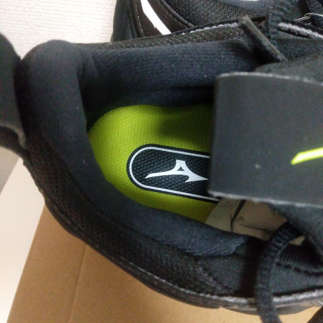 ミズノバレーボールシューズ　ウエーブモーメンタム３　27.0cm