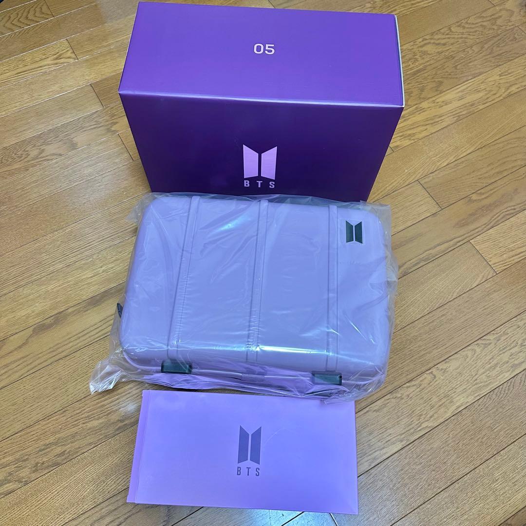 BTS MERCH BOX 5 マーチボックス ミニスーツケース - メルカリ