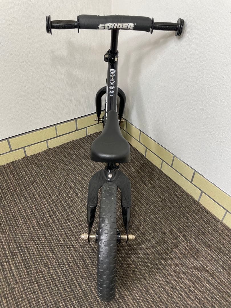 極美品】 STRIDER SPORT ブラック 12インチ バランスバイク - メルカリ