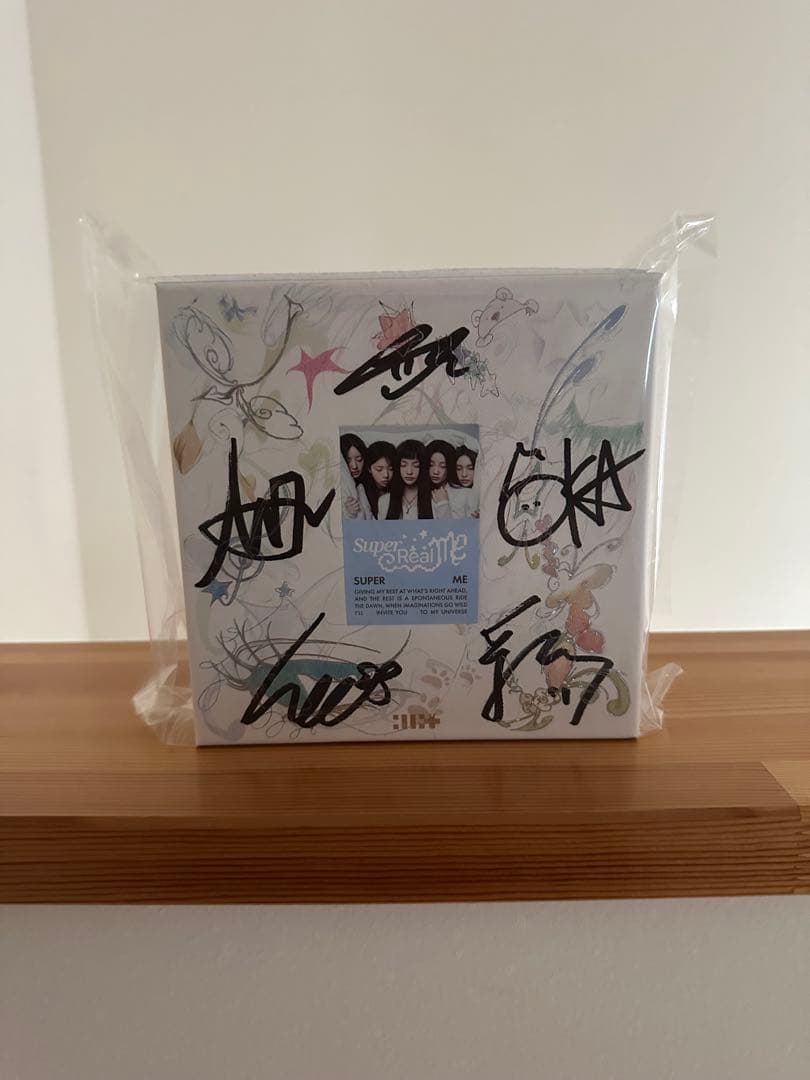 ILLIT アイリット　直筆サイン入りCD 新品未開封‼️ 新品未使用 ILLIT アイリット 直筆サイン サイン アルバム CD - メルカリ