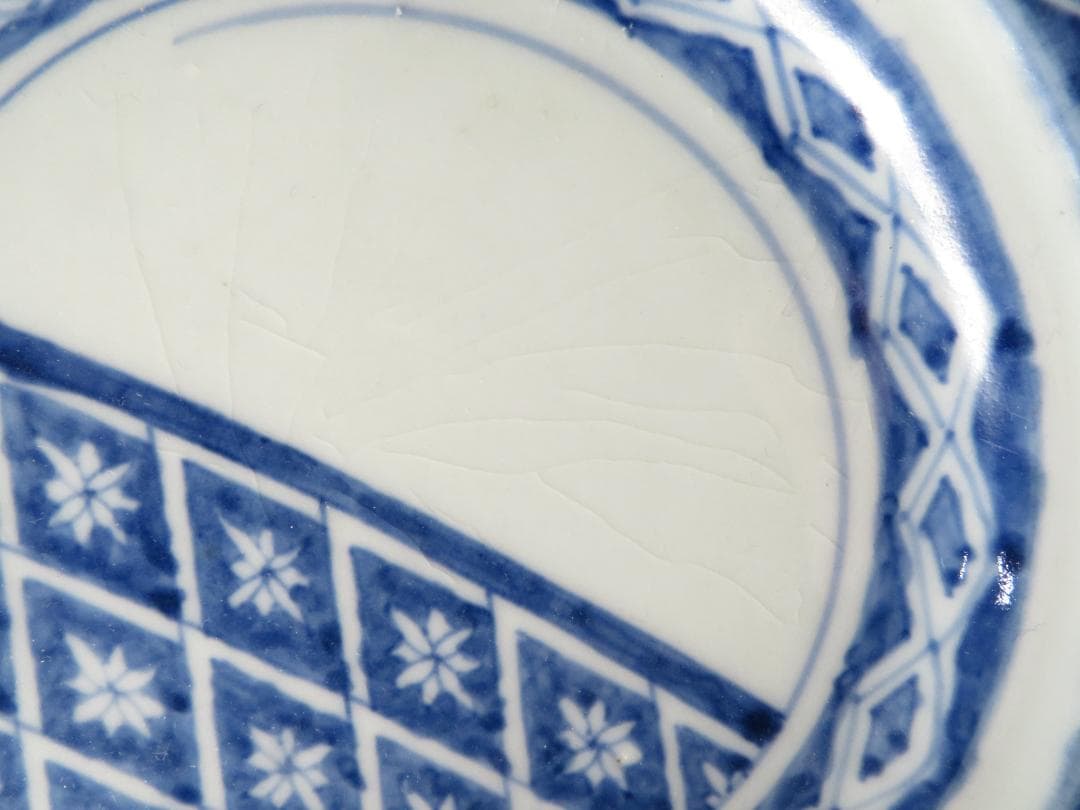 3447番 古美術＜値下げ交渉大歓迎＞伊万里 染付 皿 ヒビ有 - メルカリ