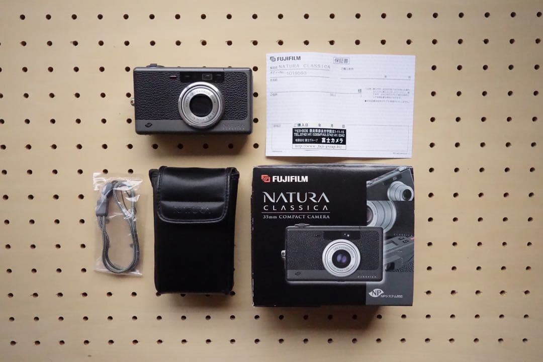 【美品】NATURA CLASSICA /ナチュラクラシカ【FUJIFILM】 Amazon | FUJIFILM フィルムカメラ NATURA CLASSICA N (ナチュラ