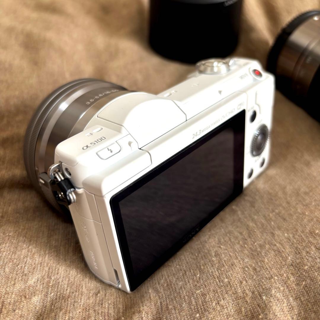 極美品】 SONY ミラーレス一眼レフカメラ α5100 ホワイト＋専用バッグ