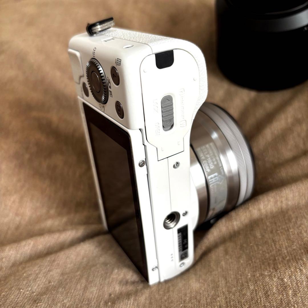 極美品】 SONY ミラーレス一眼レフカメラ α5100 ホワイト＋専用バッグ