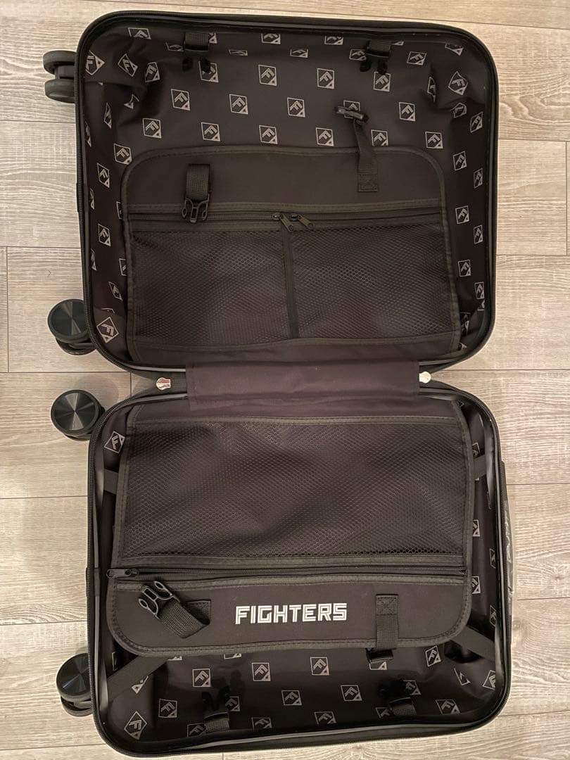 FIGHTERS キャリーケース 2023FAVプレミアム特典 非売品 - メルカリ