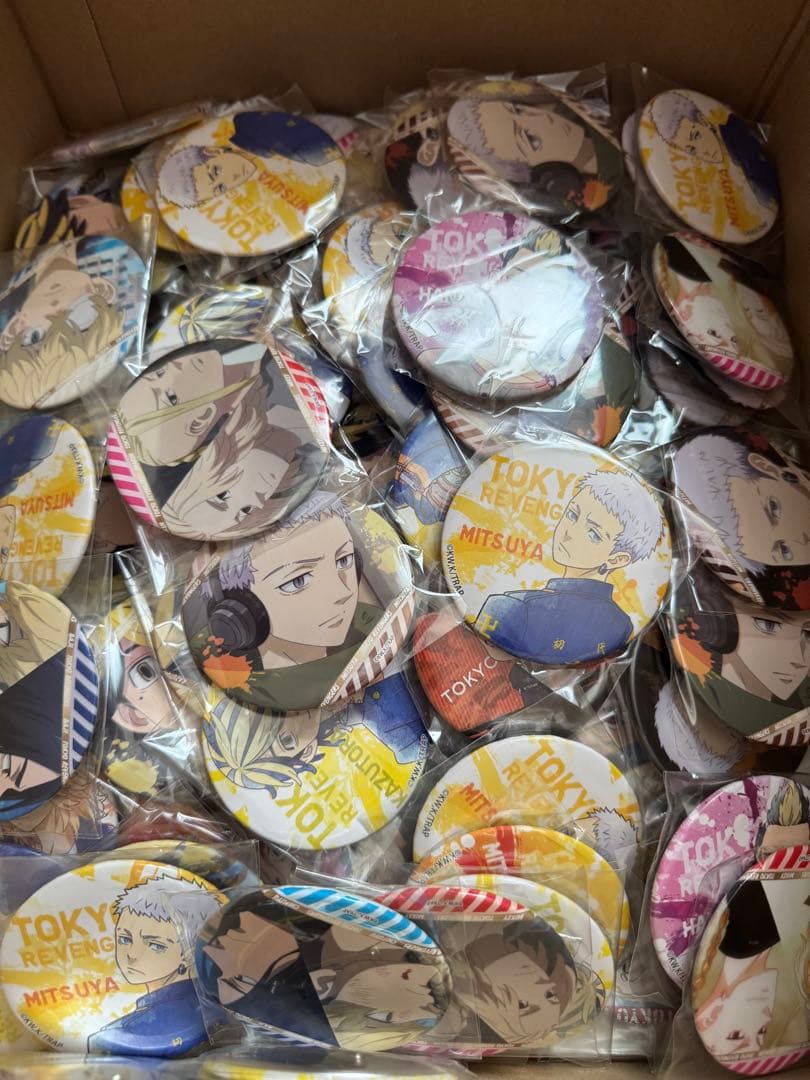 グッズ　大量　缶バッジ多め　100点以上　東リべ　呪術廻戦　鬼滅の刃