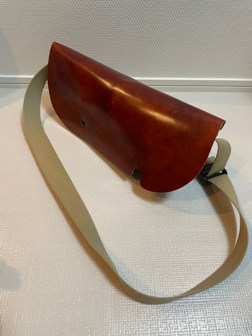 ほぼ未使用// Uni&Co. 牛革メッセンジャーバッグ/Camel