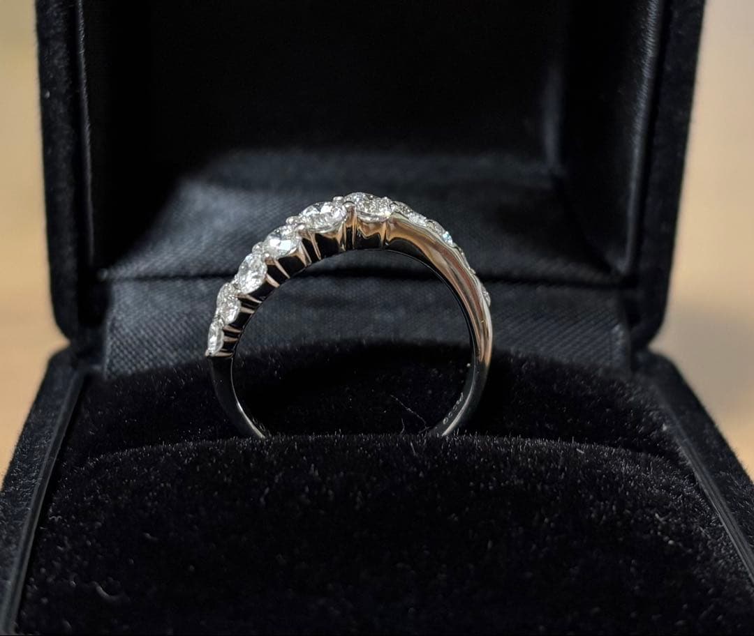 Pt900 0.1ct ハーフエタニティリング