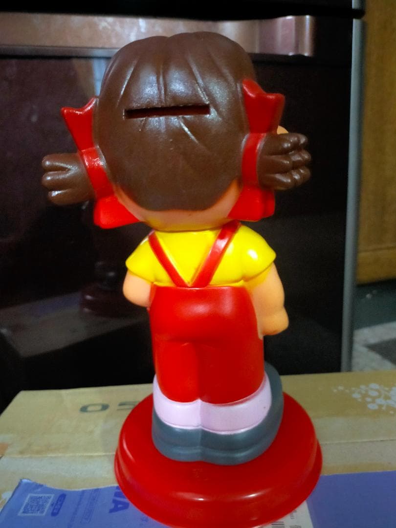 不二家　ペコちゃん貯金箱　人形　赤台